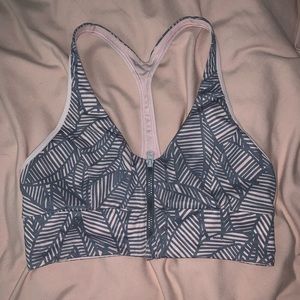 Lululemon sports bra size 6